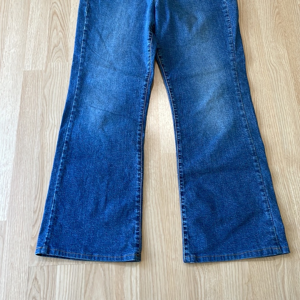 DKNY SOHO Denim Jeans - Picture 3 of 15